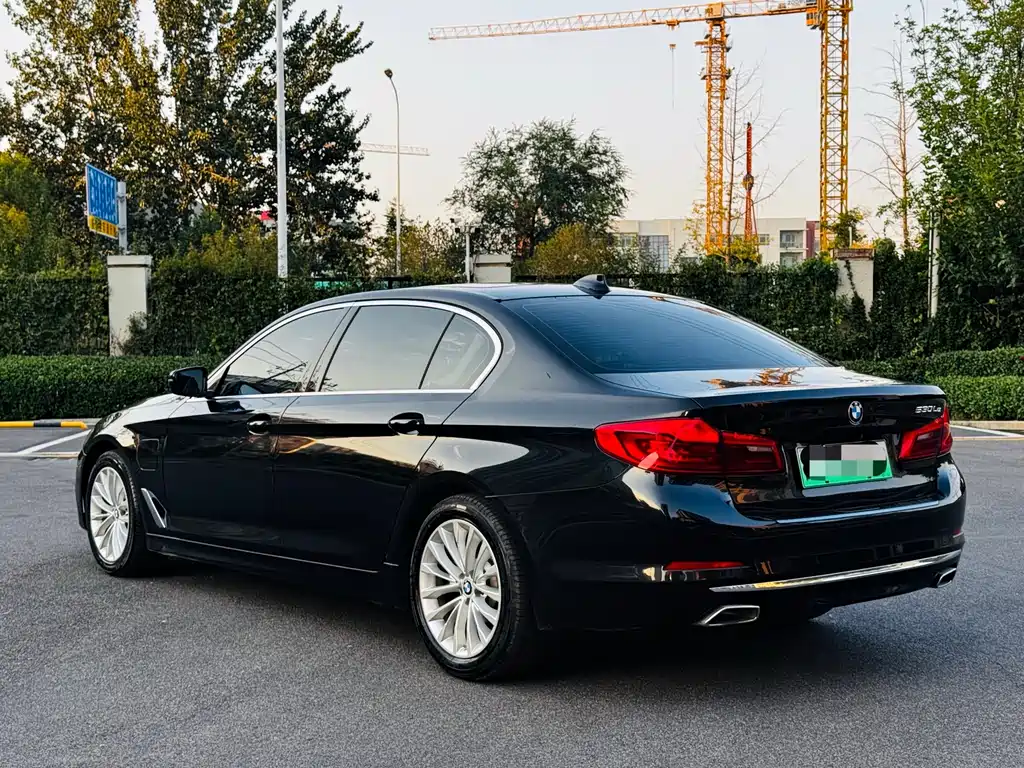 BMW 5 Series New Energy — миниатюра 4