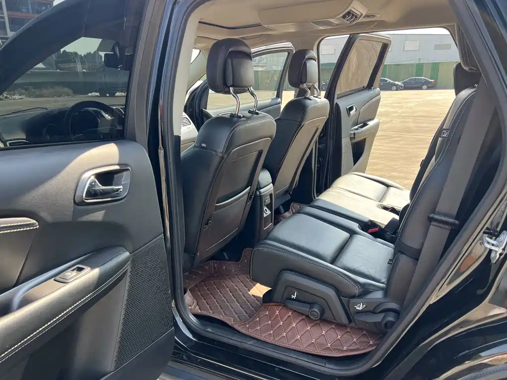 Dodge Journey — миниатюра 10