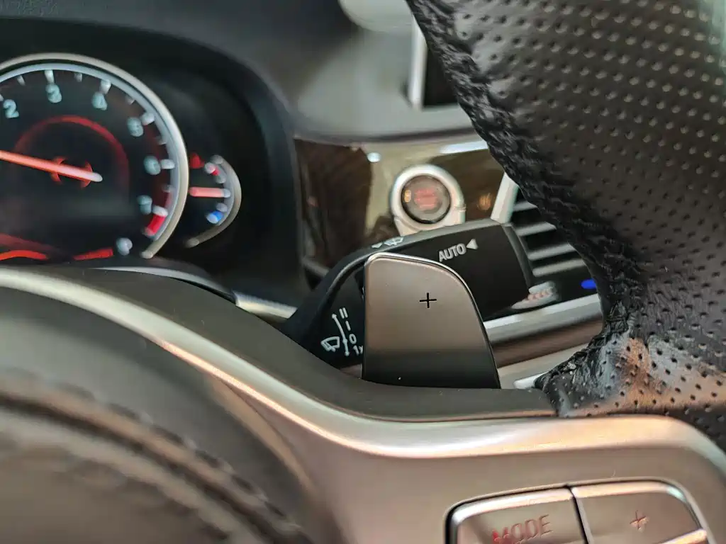 BMW 7 Series — миниатюра 15