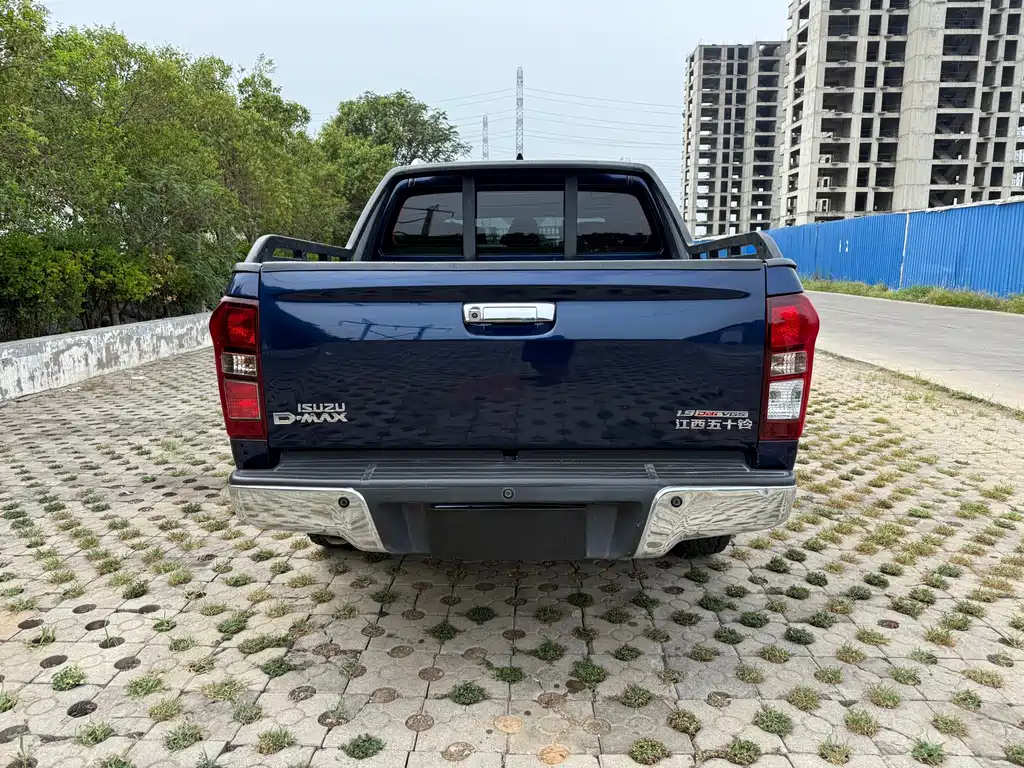 Isuzu D-MAX — миниатюра 8