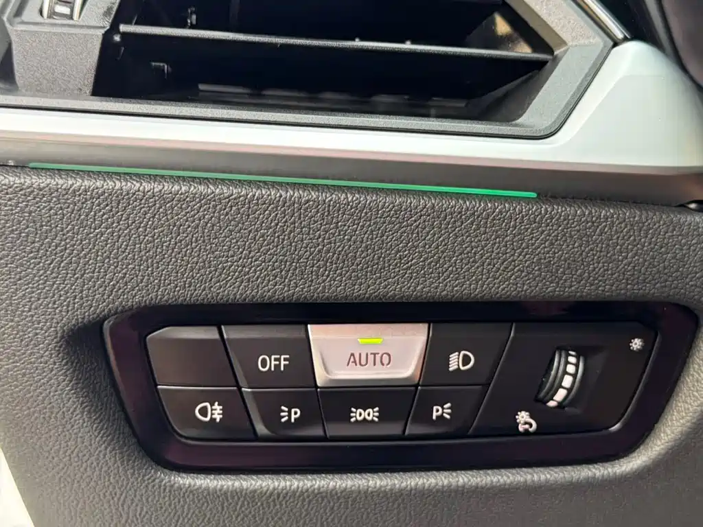 BMW 3 Series — миниатюра 19