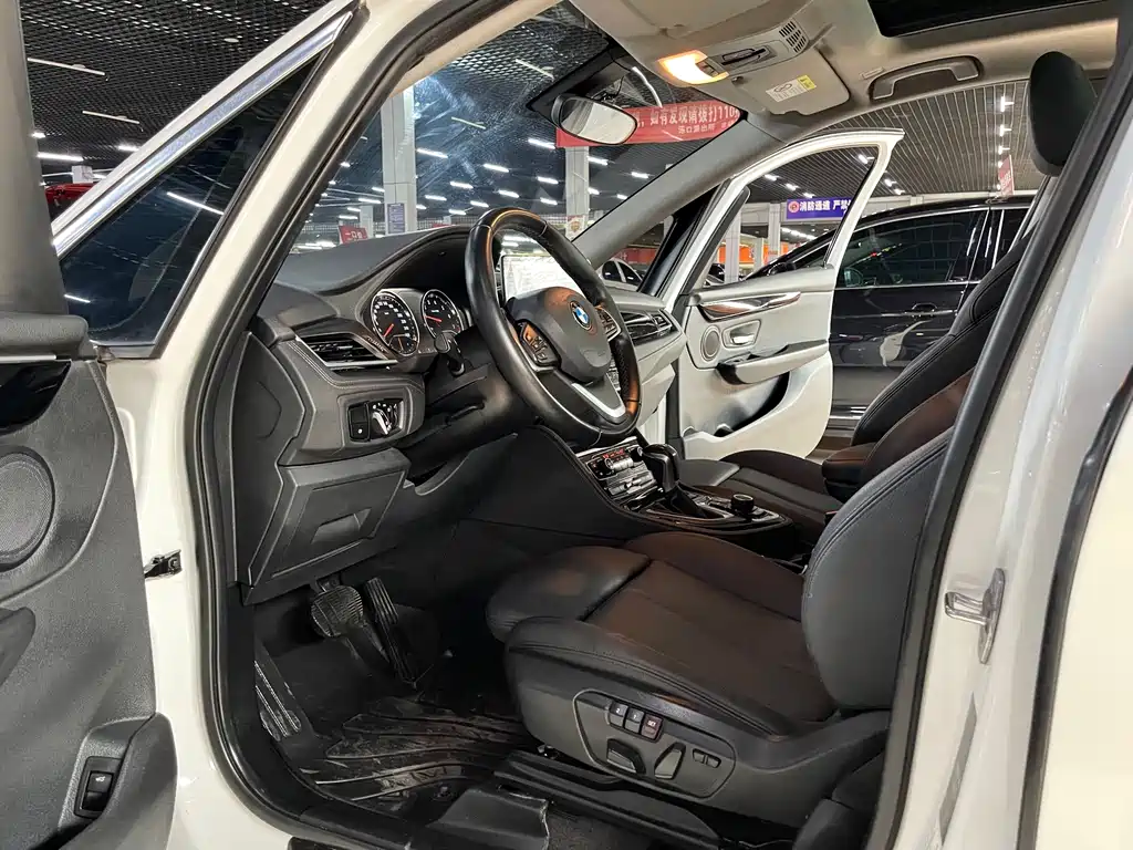 BMW 2 Series Active Tourer — миниатюра 7