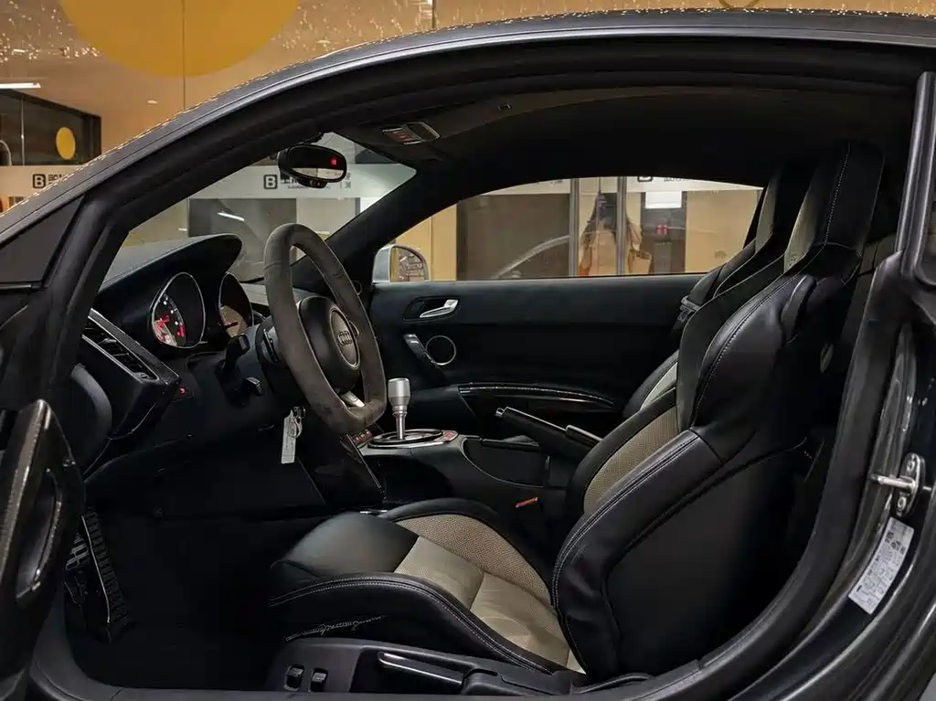 Audi R8 — миниатюра 7