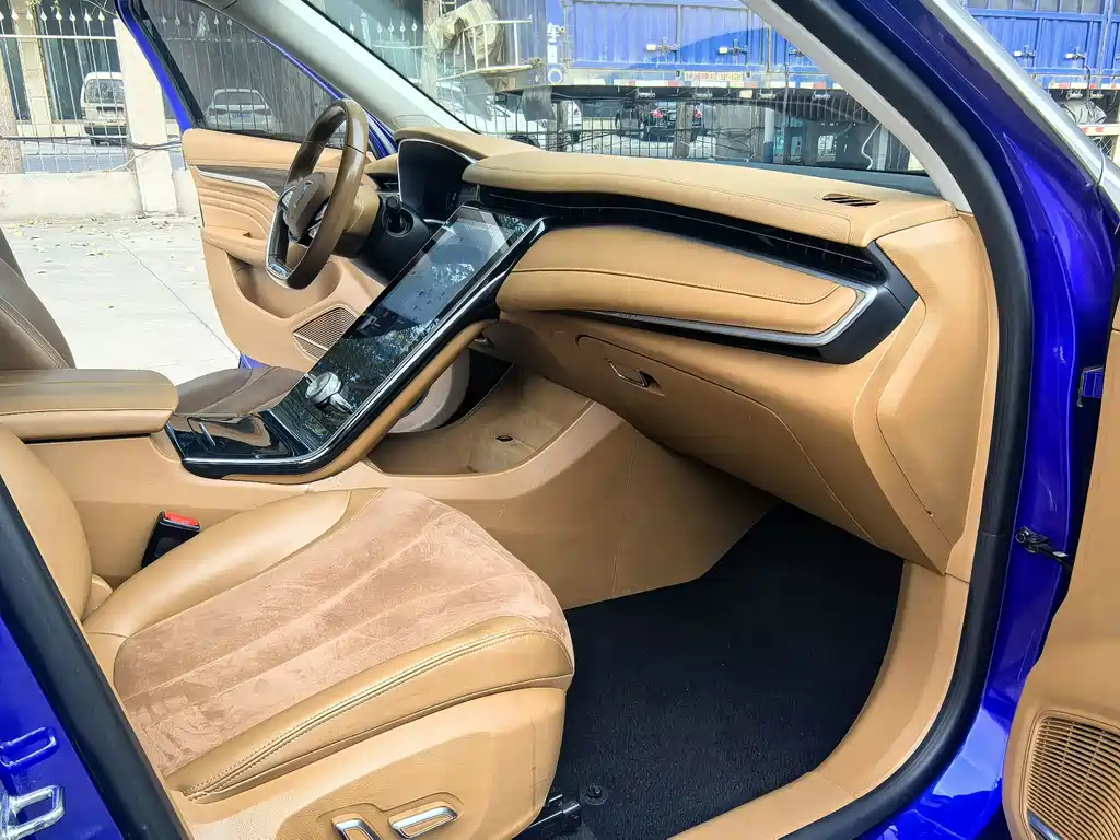 Roewe MARVEL X — миниатюра 9