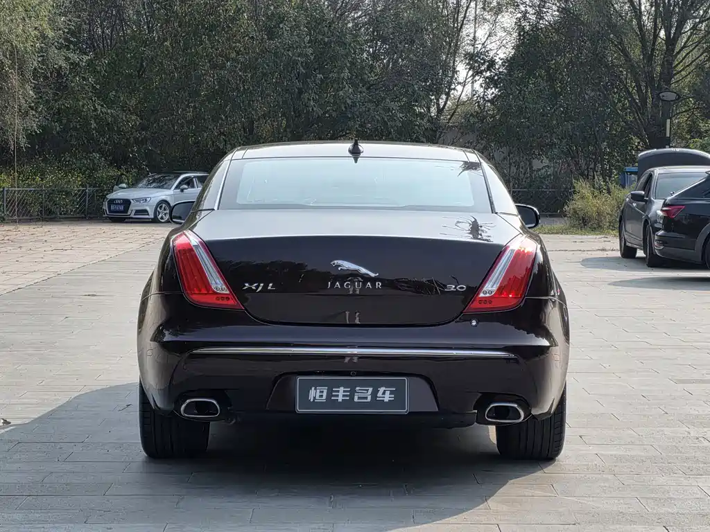 Jaguar XJ — миниатюра 4