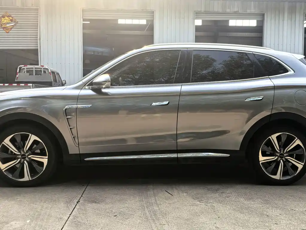 Roewe MARVEL X — миниатюра 3
