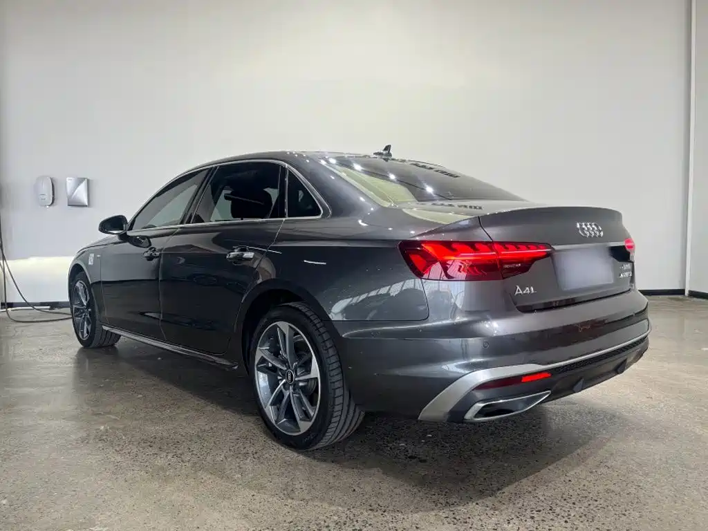 Audi A4L — миниатюра 11