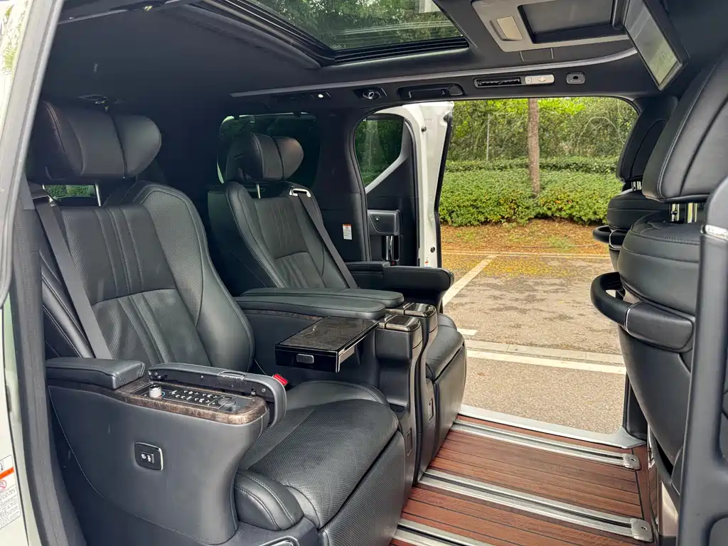 Toyota Vellfire — миниатюра 11