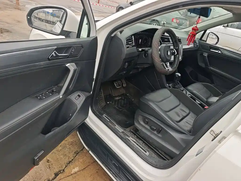 Volkswagen Tiguan L — миниатюра 16