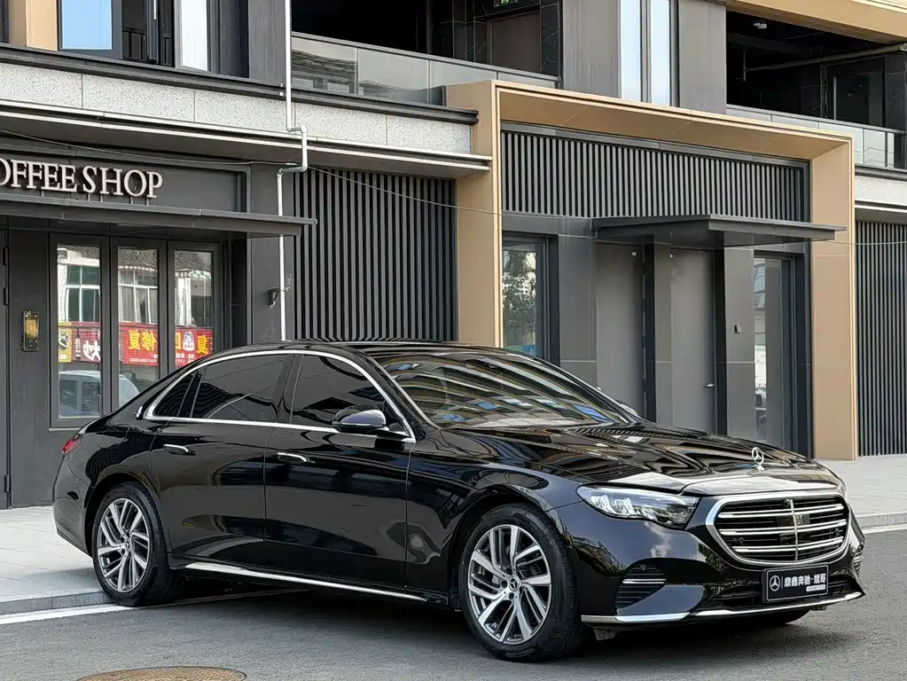 Mercedes-Benz E-Class — миниатюра 2