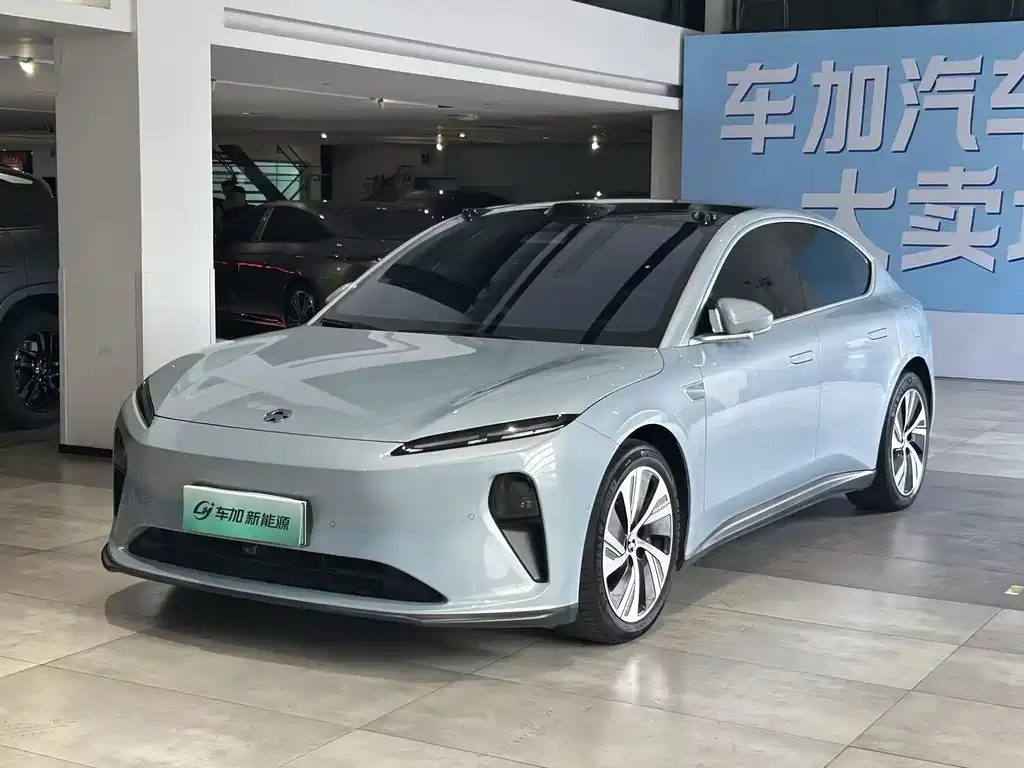 NIO ET5