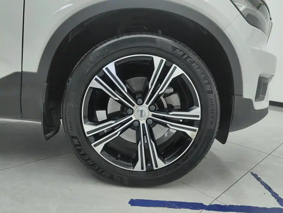 Volvo XC40 — миниатюра 6