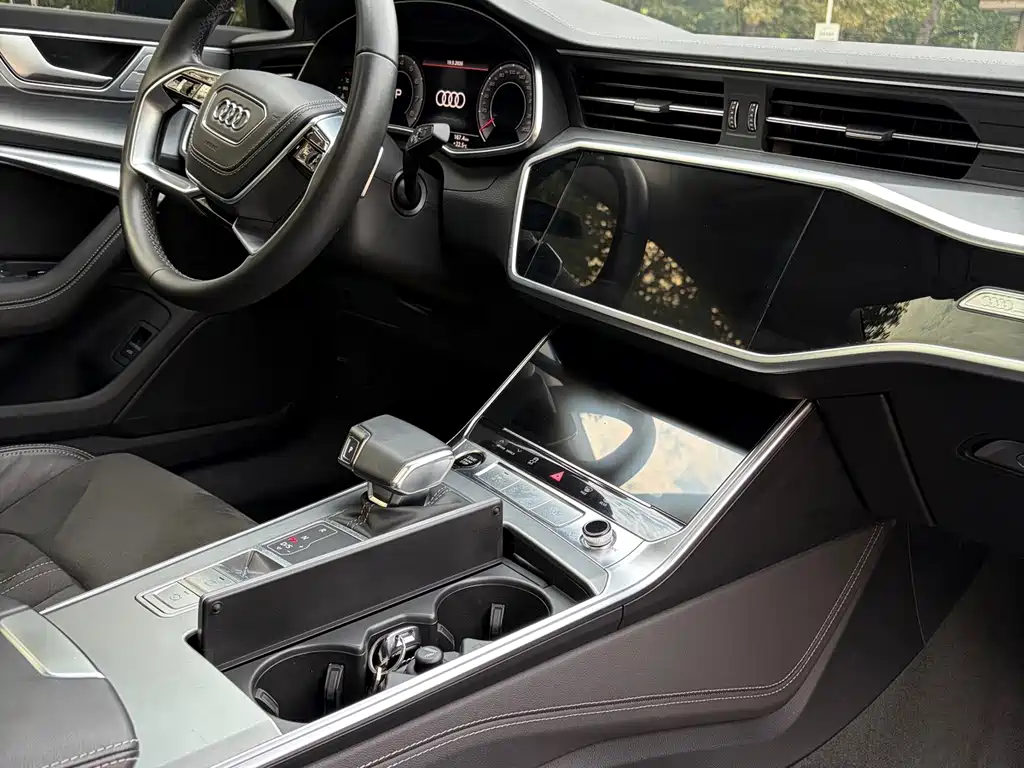 Audi A7L — миниатюра 12
