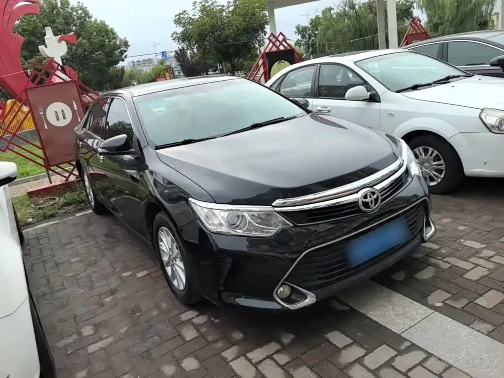 Toyota Camry — миниатюра 4