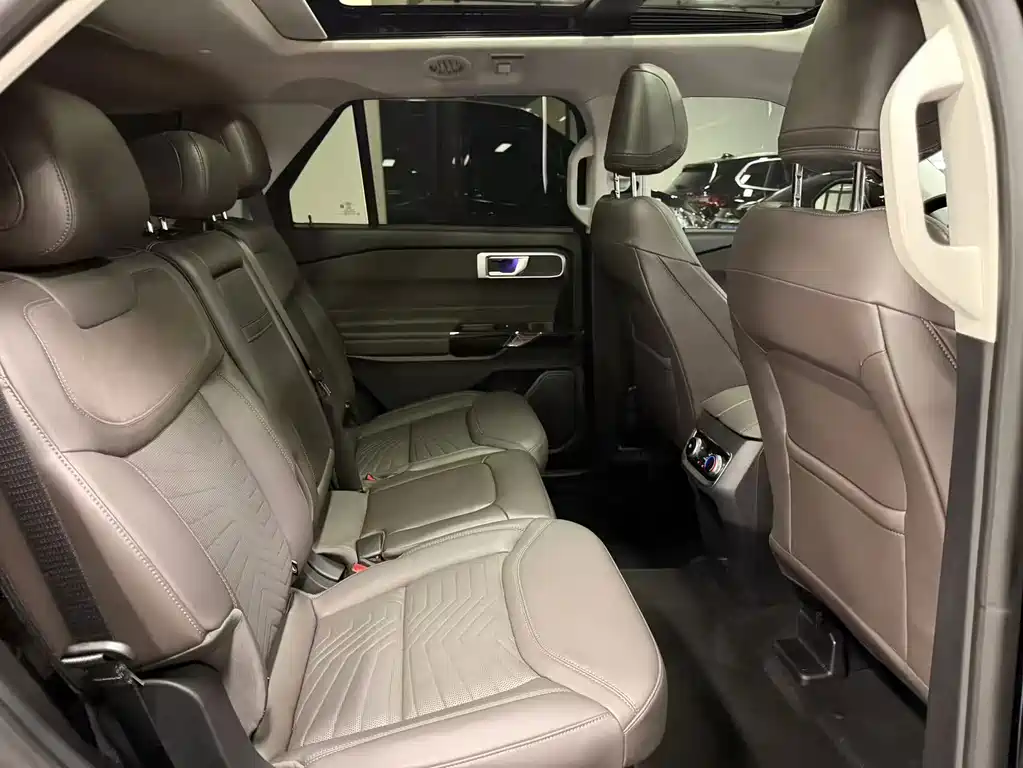 Ford Explorer — миниатюра 13