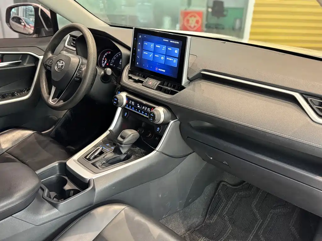 Toyota RAV4 — миниатюра 22