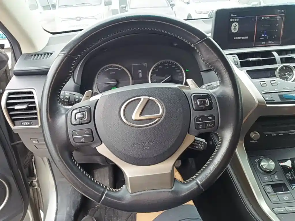 Lexus NX — миниатюра 11