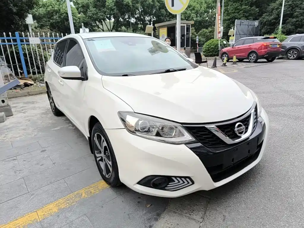Nissan Tiida — миниатюра 4