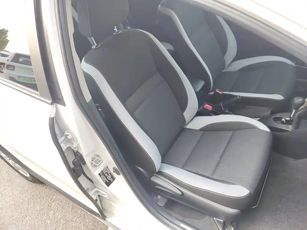 Toyota Yaris L — миниатюра 25