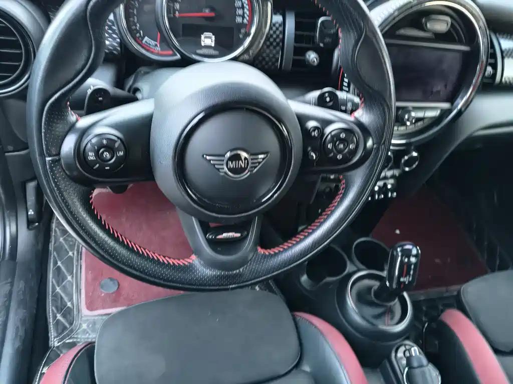 MINI JCW