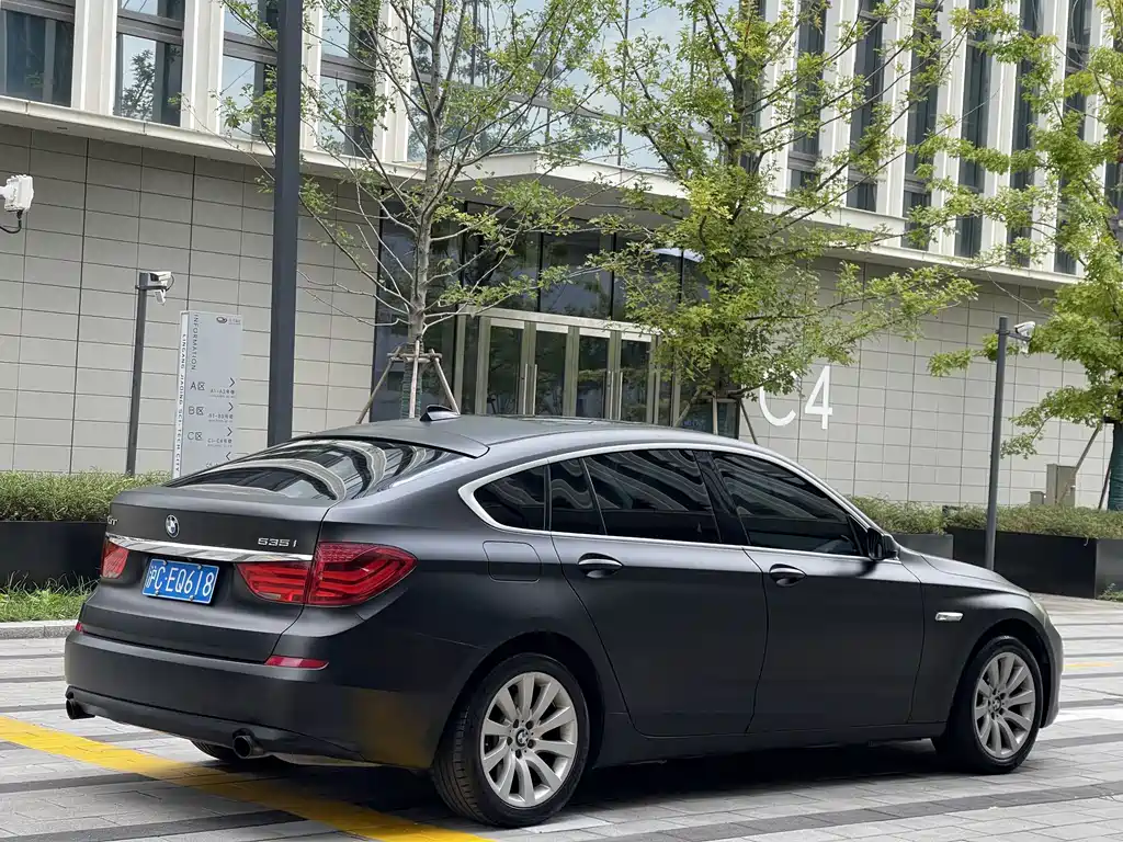 BMW 5 Series GT — миниатюра 4