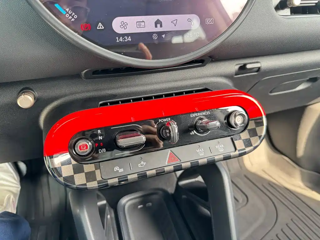 MINI MINI COOPER EV — миниатюра 10