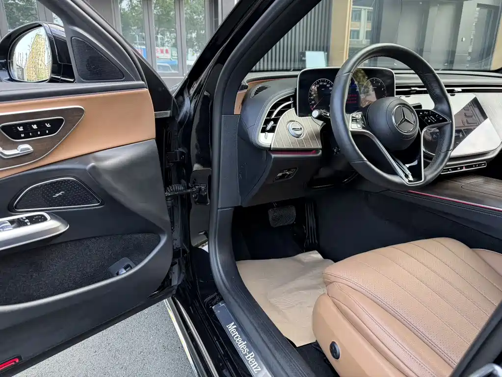 Mercedes-Benz E-Class — миниатюра 15
