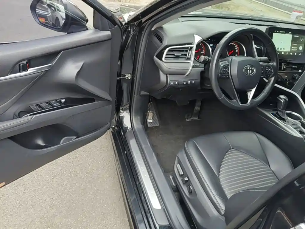 Toyota Camry — миниатюра 16