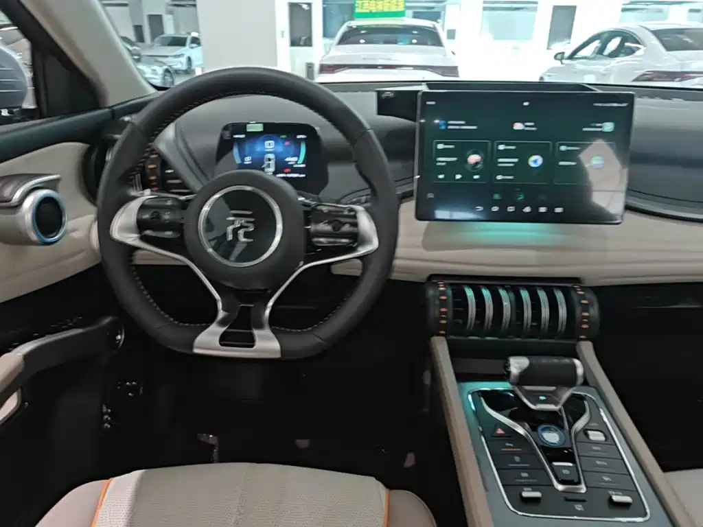BYD Yuan Plus — миниатюра 11