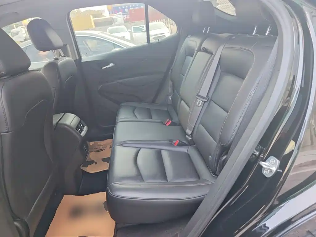 Chevrolet Equinox — миниатюра 17