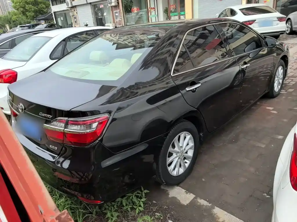 Toyota Camry — миниатюра 7