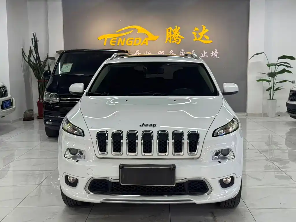 Jeep Cherokee — миниатюра 2