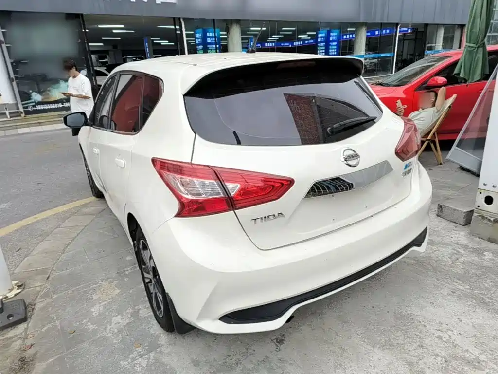 Nissan Tiida — миниатюра 5