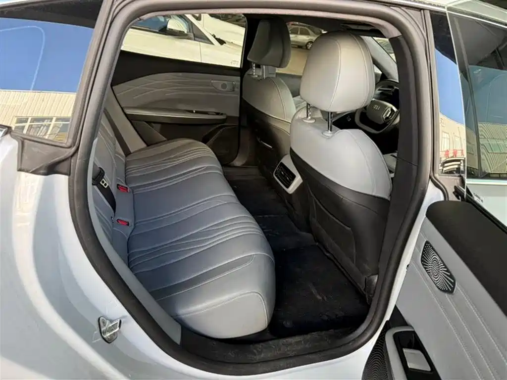 GEELY GALAXY GALAXY E8