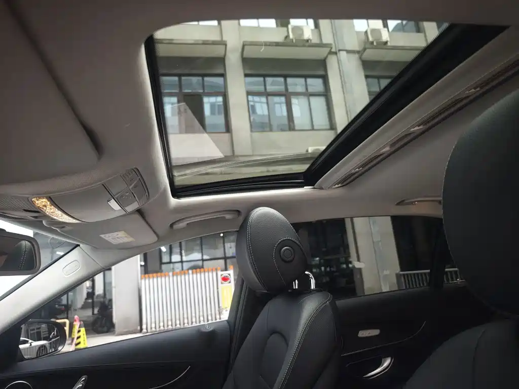 Mercedes-Benz C-Class — миниатюра 19