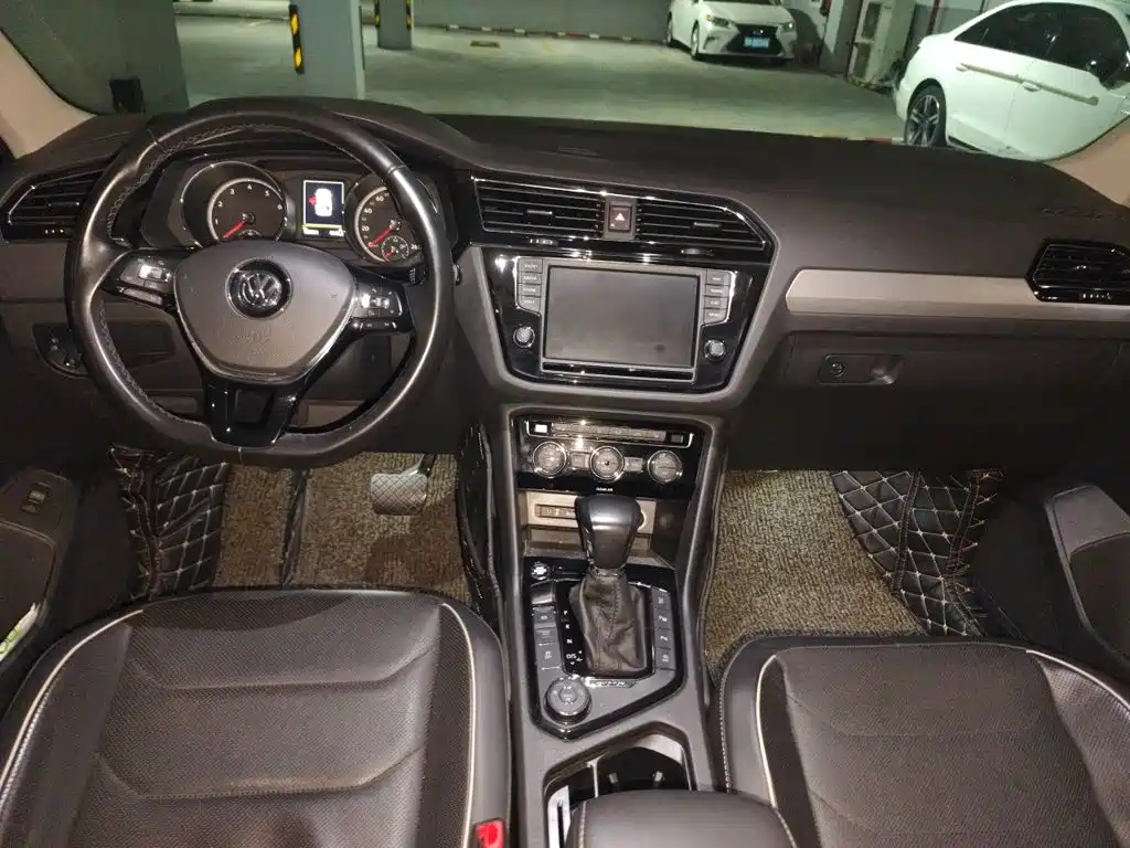 Volkswagen Tiguan L — миниатюра 13