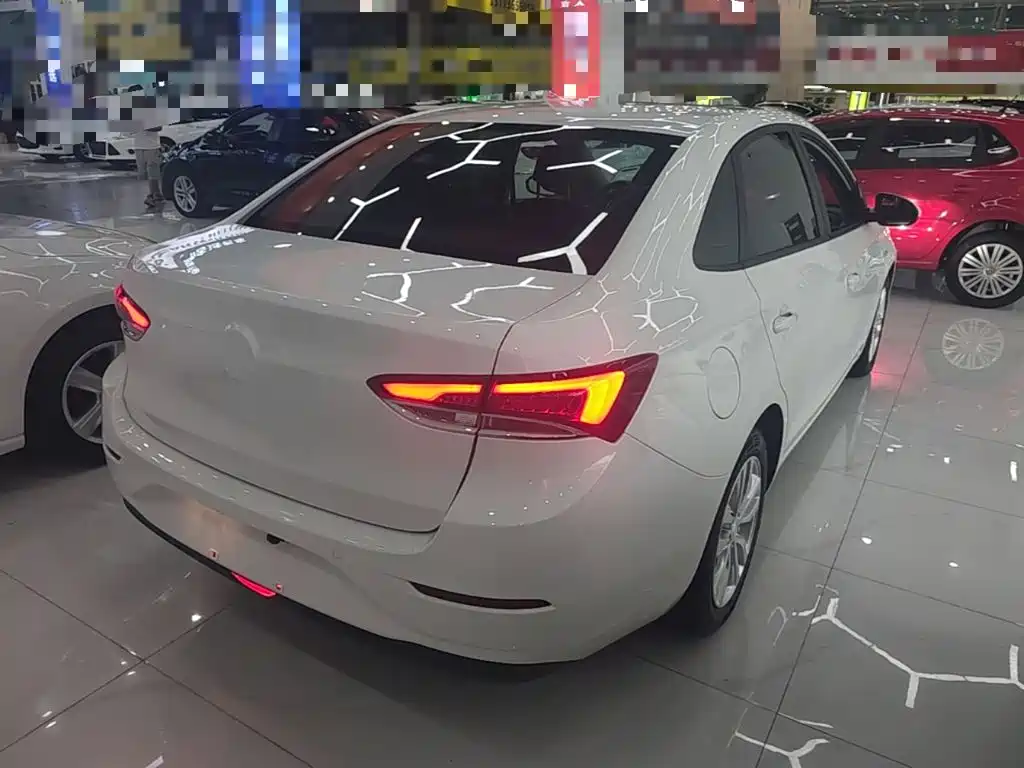 Buick Excelle — миниатюра 7