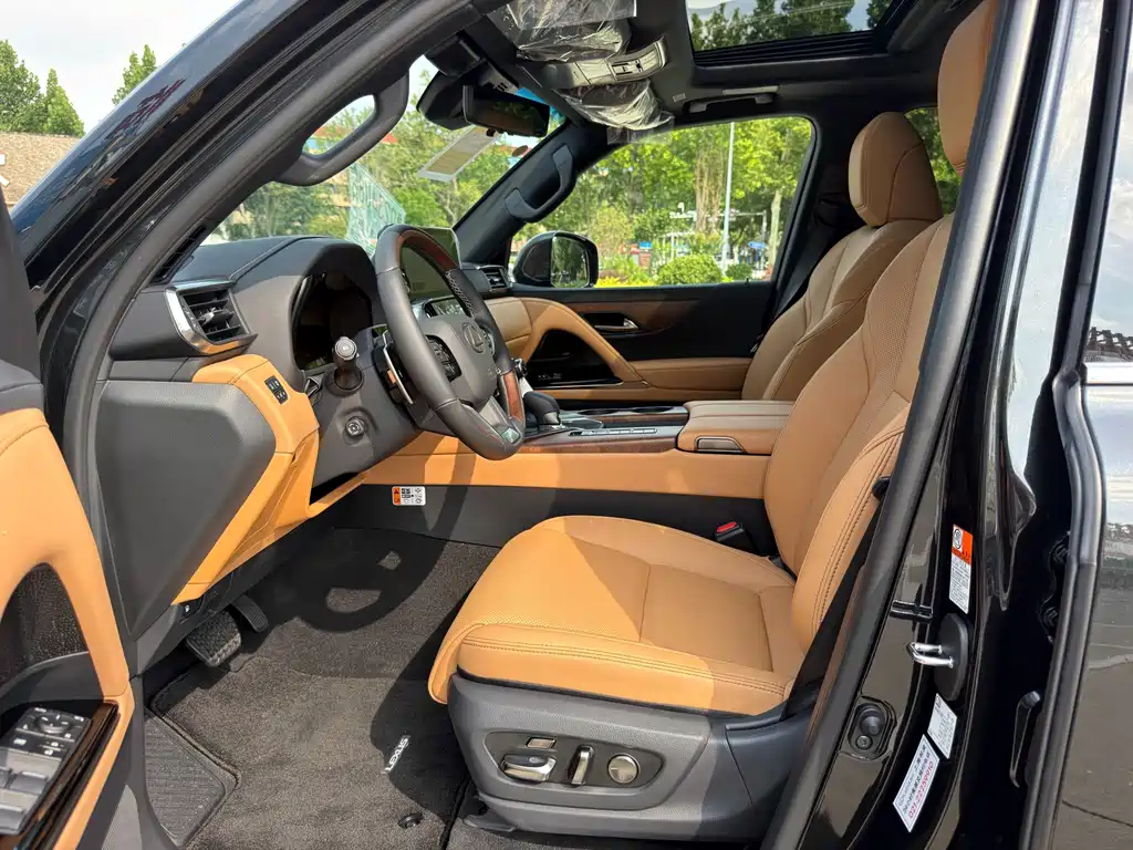 Lexus LX — миниатюра 3
