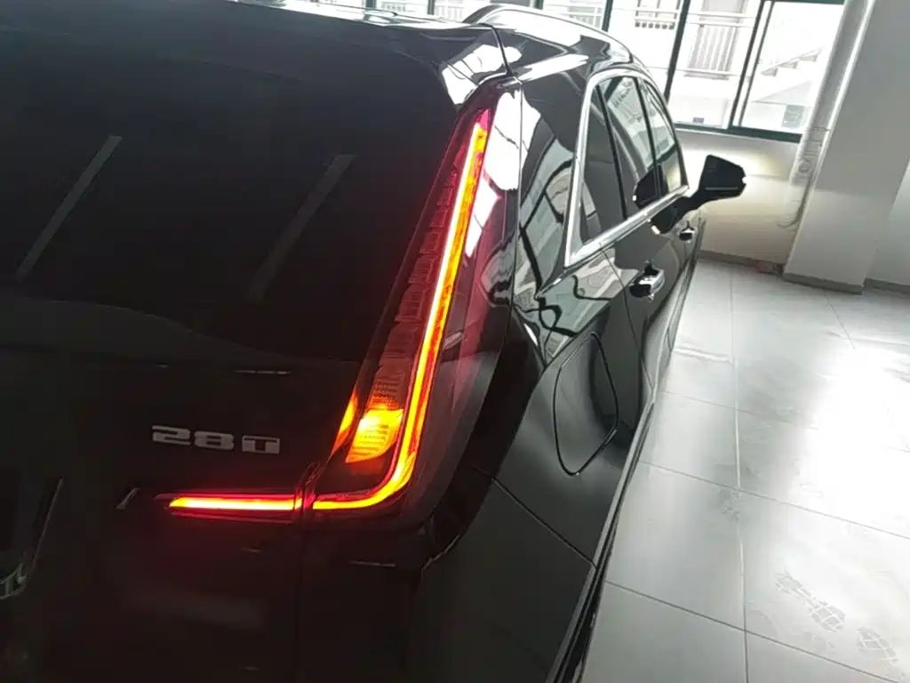 Cadillac XT4 — миниатюра 8
