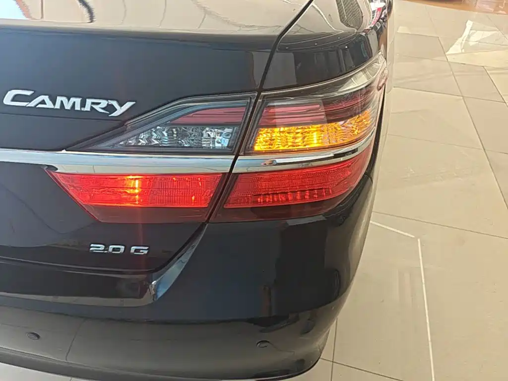 Toyota Camry — миниатюра 8