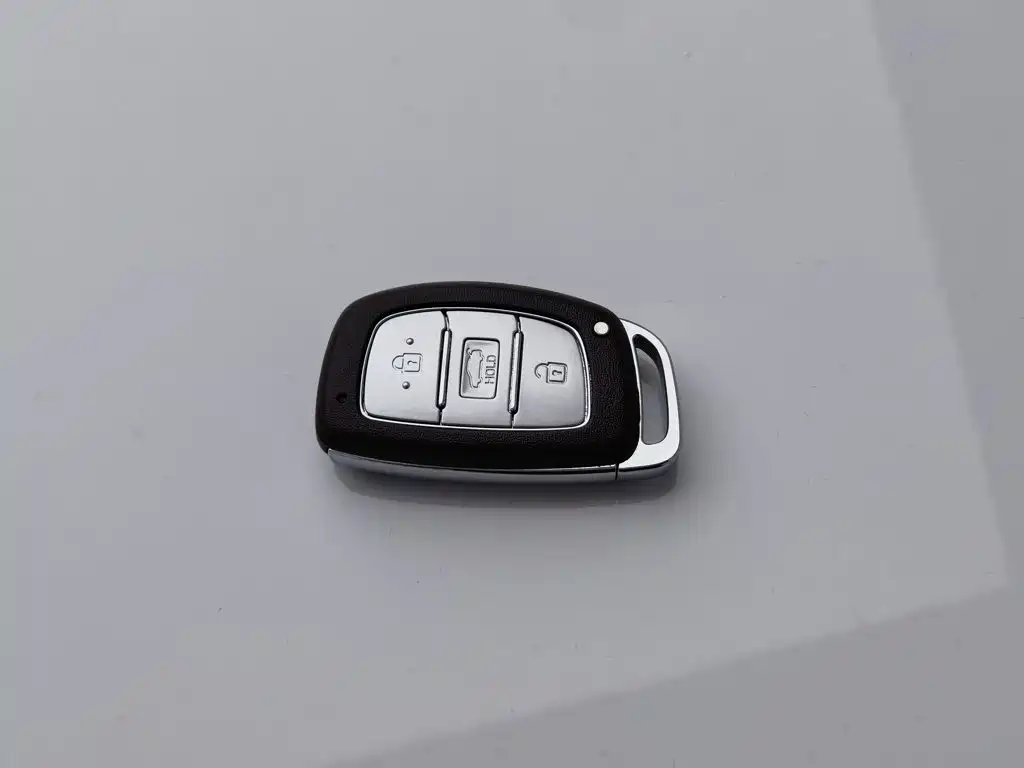 Hyundai Elantra — миниатюра 19