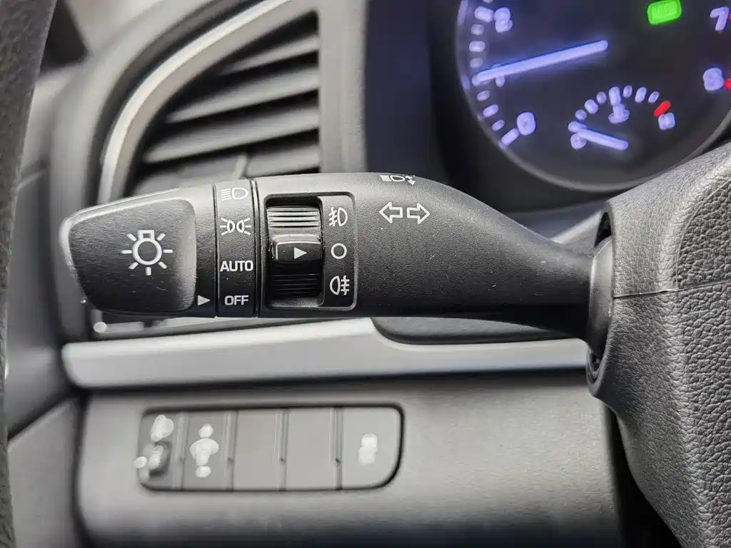 Hyundai Elantra — миниатюра 21