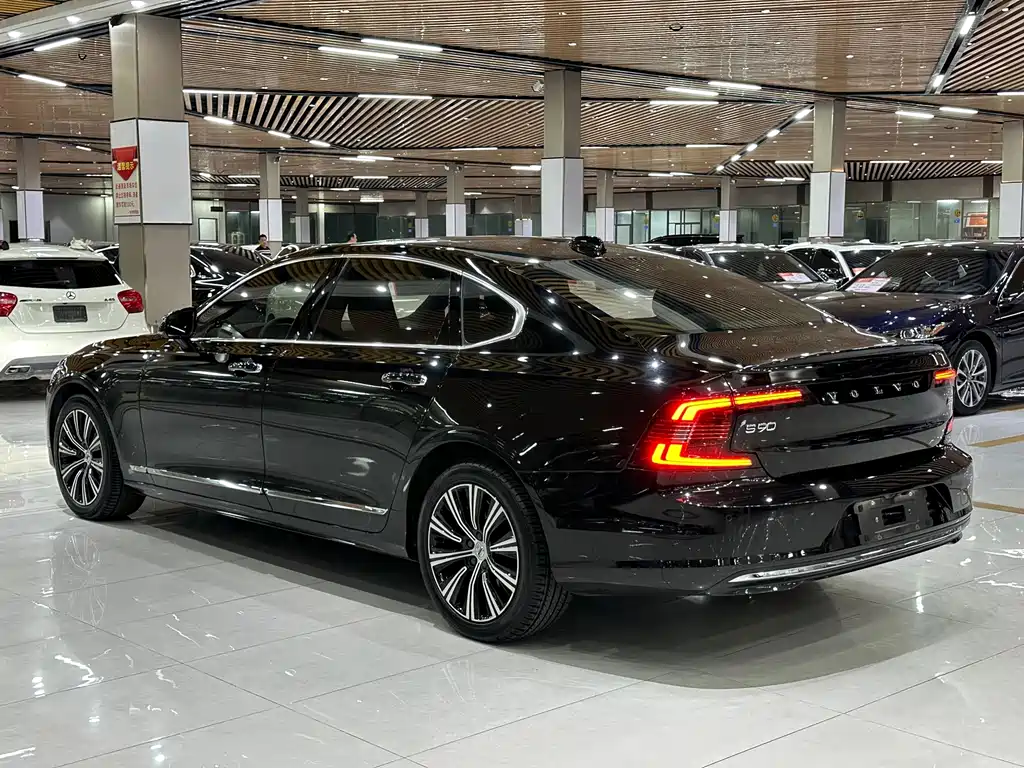 Volvo S90 — миниатюра 14