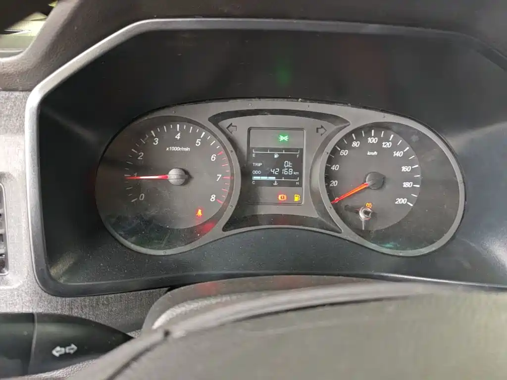 Wuling Hongguang PLUS — миниатюра 12