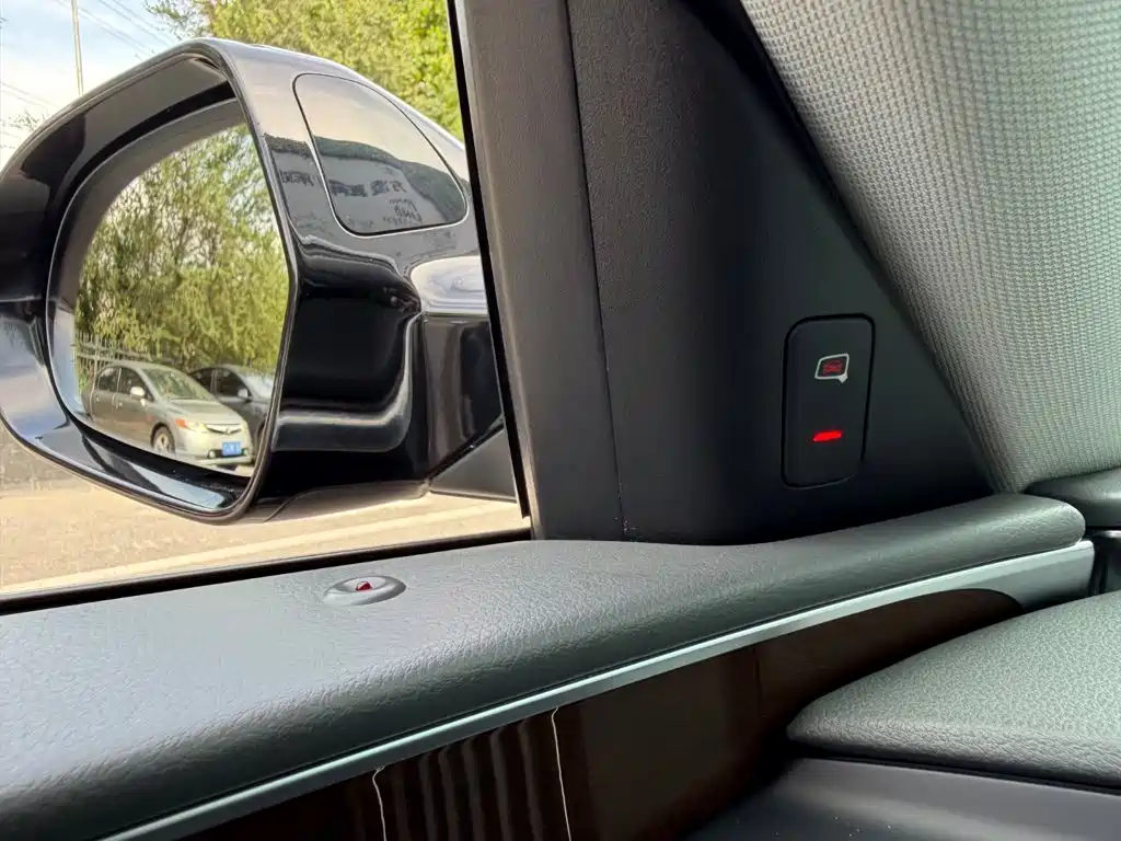 Audi A6L — миниатюра 12