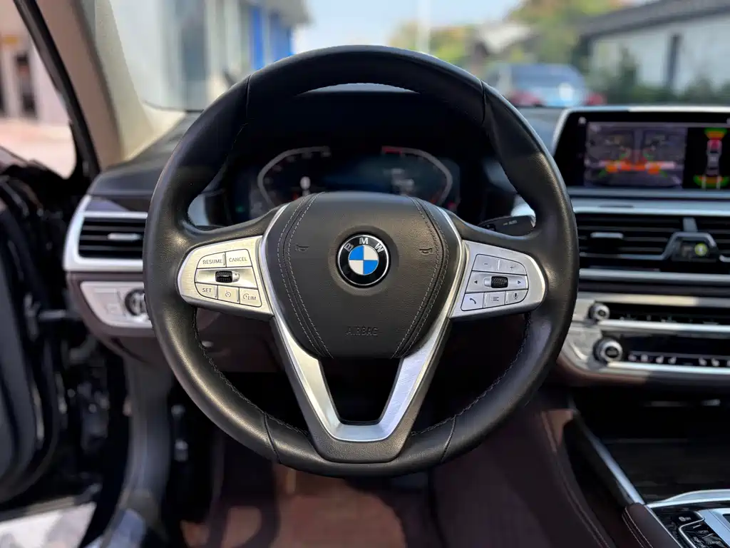 BMW 7 Series — миниатюра 16