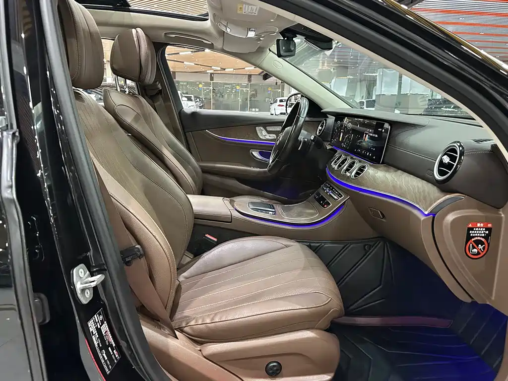 Mercedes-Benz E-Class — миниатюра 12