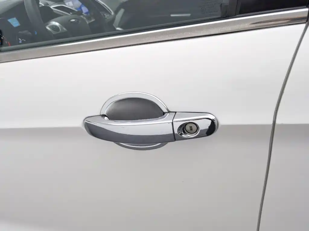 Ford Kuga — миниатюра 18