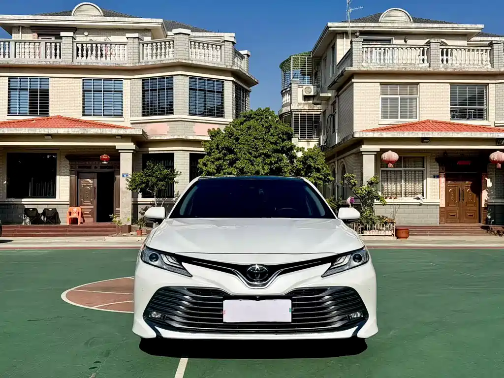 TOYOTA CAMRY