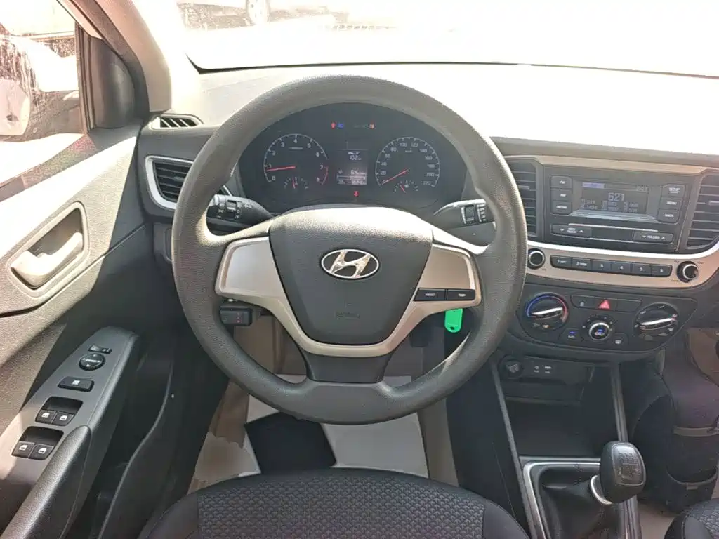 Hyundai Verna — миниатюра 11